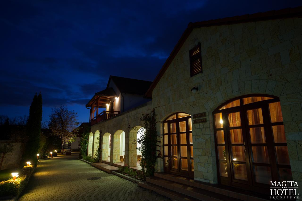 Magita Hotel Basko Exterior photo